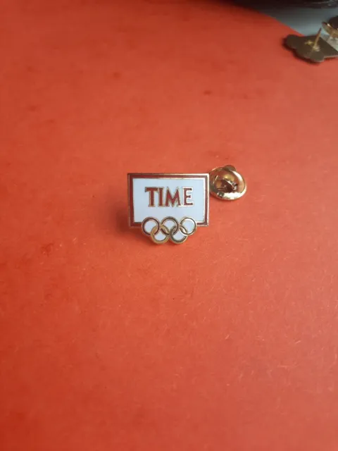 Pin's Jeux Olympiques JO Sport Time Olympics Games Pins Fev24