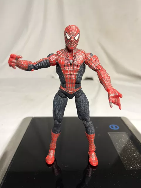 ToyBiz Marvel Spiderman 2 2003 Posable Figure Tobey Maguire Spider-Man 6”