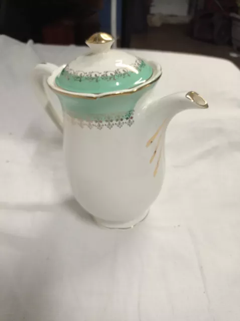 Ancienne Cafetière ou Pot à lait, en faïence de SARREGUEMINES