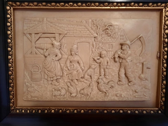 Tableau Décoratif en Noyer Sculpté, 1970s en vente sur