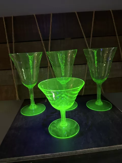4 Vintage Wave Pattern Uranium Glasses (3 Wine 1 Martini)