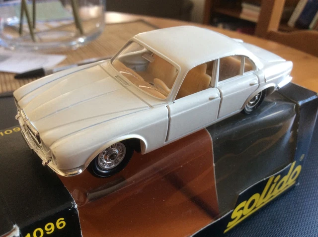 Jaguar Xj 12 Ref 1096 Neuve En Boite Couleur Rare