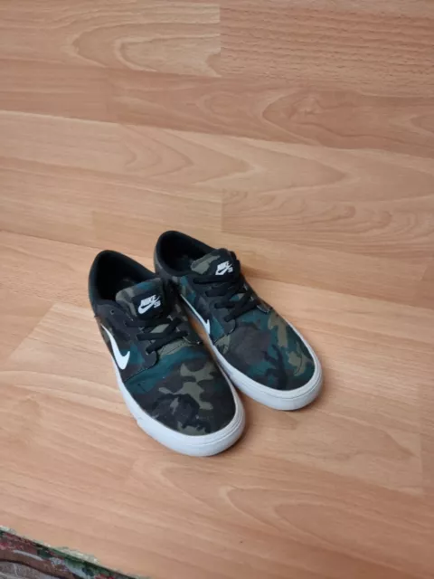 Nike sb best sale portmore cnvs camo