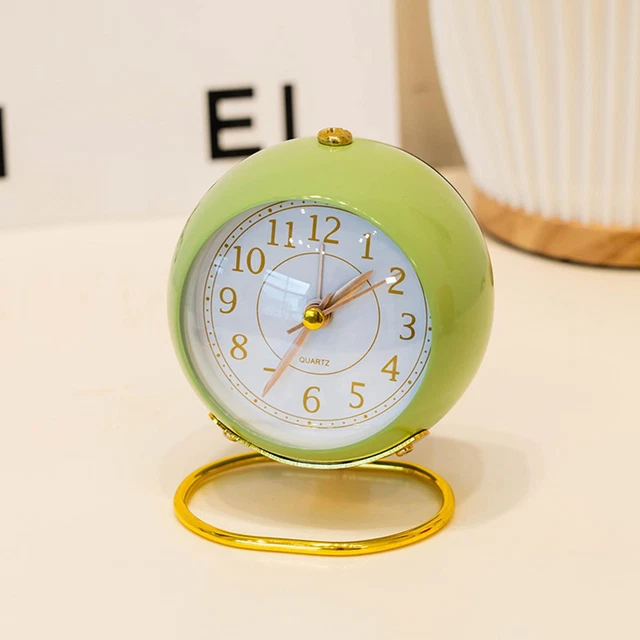 Retro Clock Bedside Alarm Clock Battery Powered w/Night Light Mode F6F5