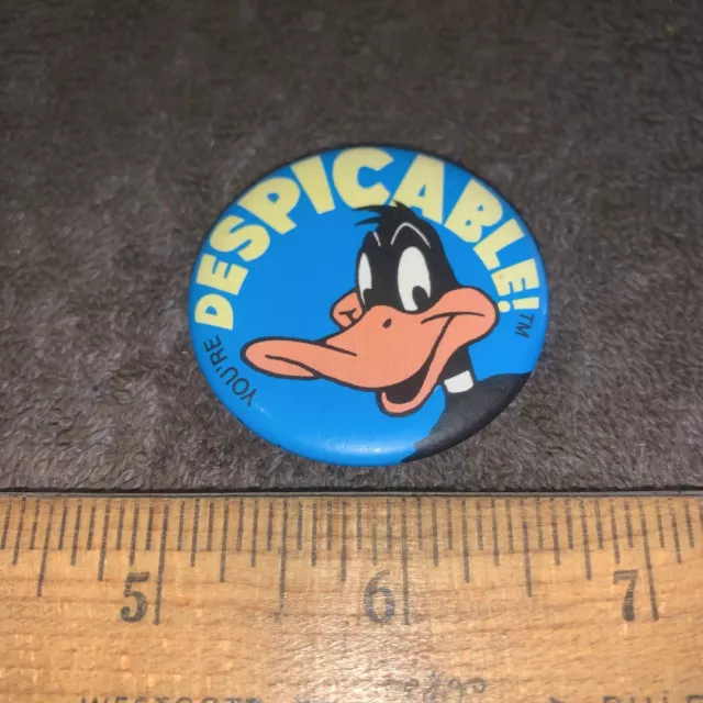 Daffy Duck You’re Despicable ! Vintage Pin Button Pinback 1990 Warner Bros