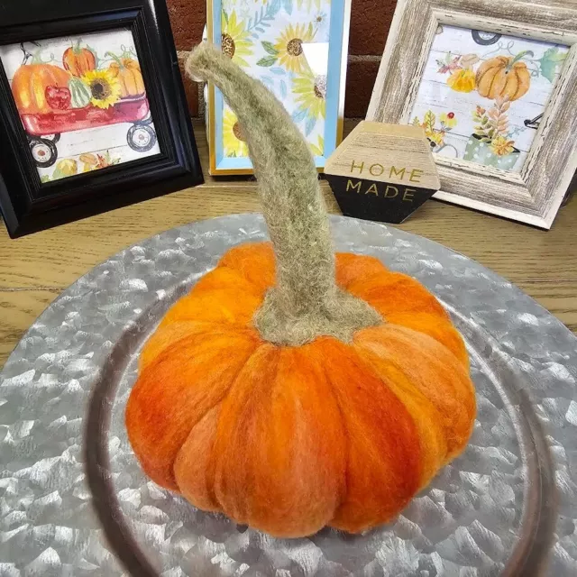 Calabaza de fieltro con aguja, decoración de otoño, Halloween.