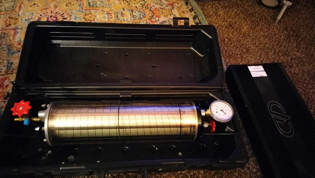 Robinair Dial-A-Charge Charging Cylinder w/Case
