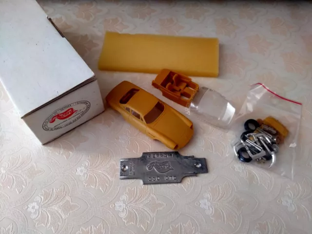 RECORD 1:43 Kit Ferrari 330 GTC 1966