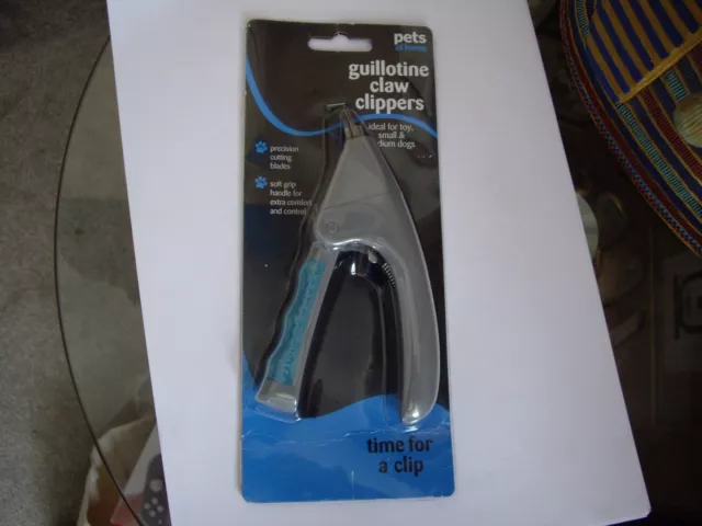 new in pack Pets guillotine claw clippers for sm & med dogs