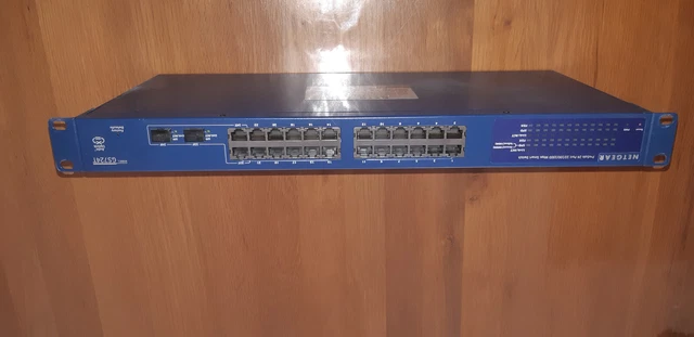 Netgear ProSafe 24 Port Gigabit Switch CS724T v3 nätverksswitch