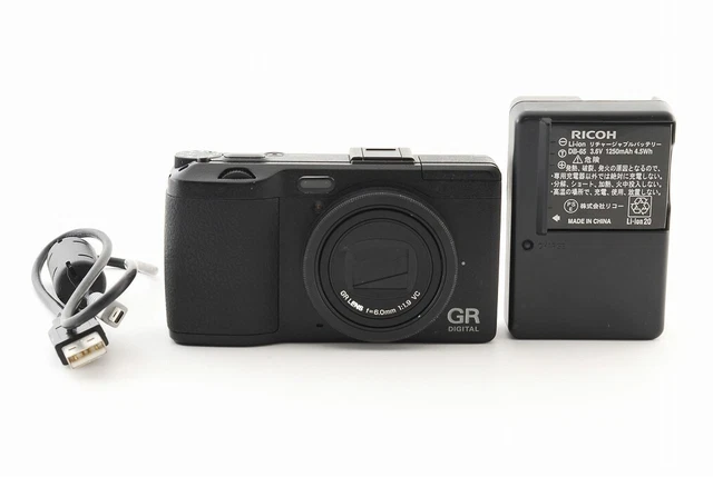[Near Mint/ 499 Shots] Ricoh GR Digital IV 10.4MP w/Battery, Charger #241
