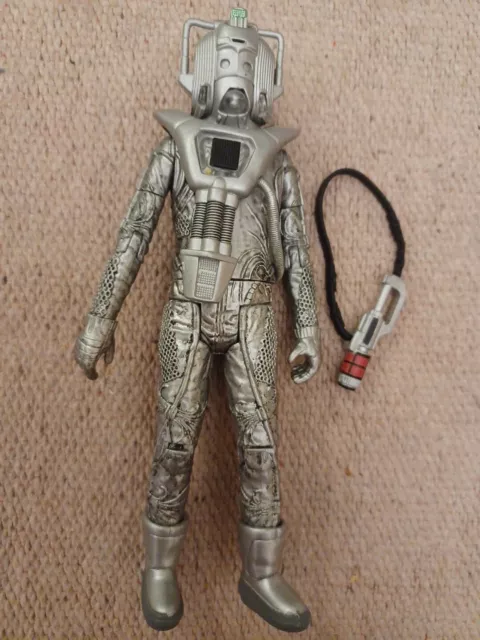 Cyberman Classic Doctor Who Figure "Earthshock" Cyberman