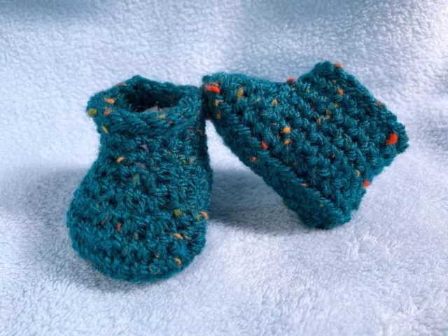 Newborn baby booties, handmade crochet unisex socks, green blue, 0-3 months