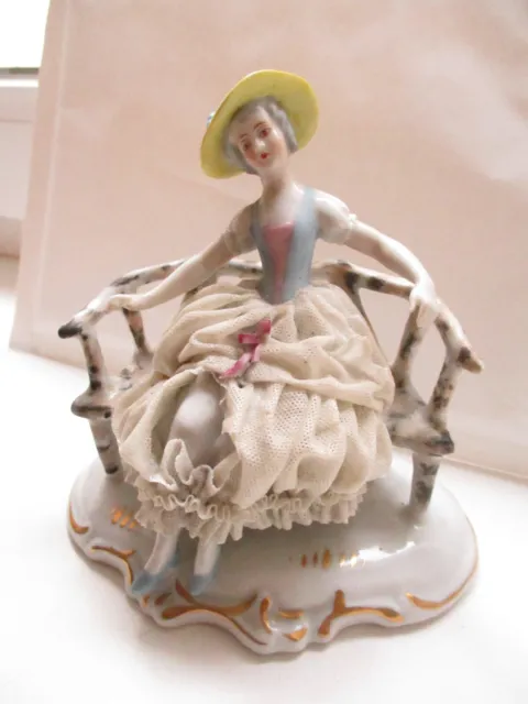 Figurine En Porcelaine De Saxe