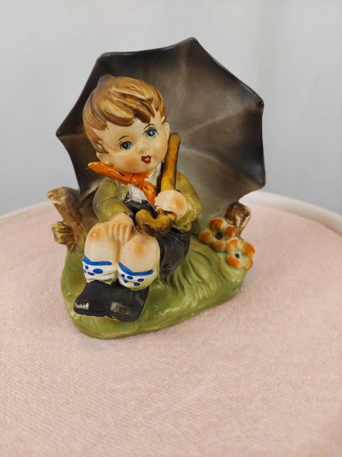 VINTAGE BOY WITH Umbrella Royal Crown Figurine 11/790 5.5" Tall Hand