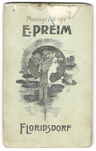 Fotografie E. Preim, Wien-Floridsdorf, Jugendstil Kopf über Seerosenblättern
