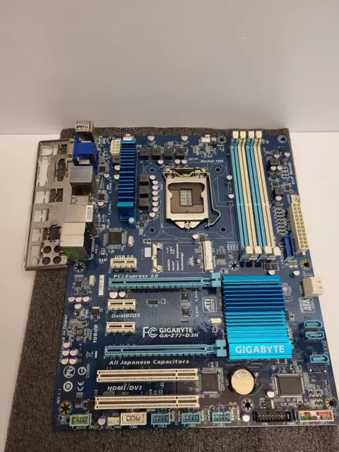 Gigabyte GA-Z77-D3H Rev.1.1 Mainboard ATX Intel Z77 Sockel 1155 Teildefekt