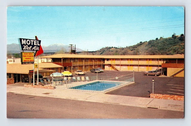Postcard California Redding CA Bel Air Motel Pool Cars 1960s Unposted Chrome