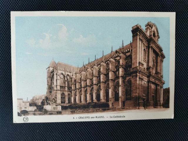 CPA 51 CHALONS-SUR-MARNE - La Cathédrale