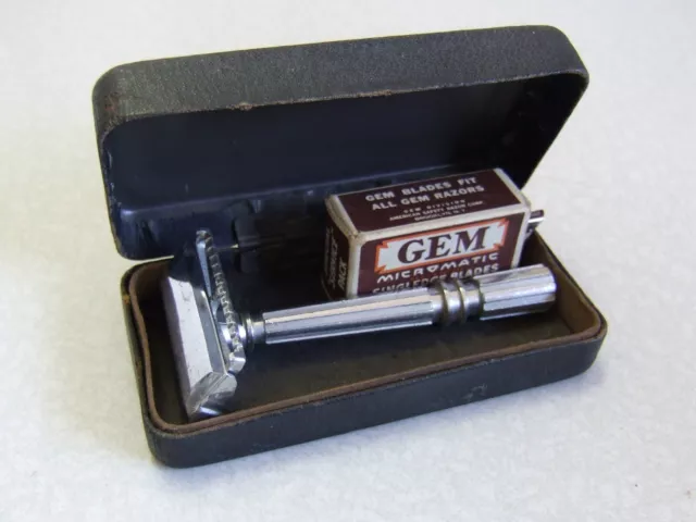 Vintage GEM Micromatic Clog Pruf SE Safety Razor Set US ARMED FORCES Blade Box