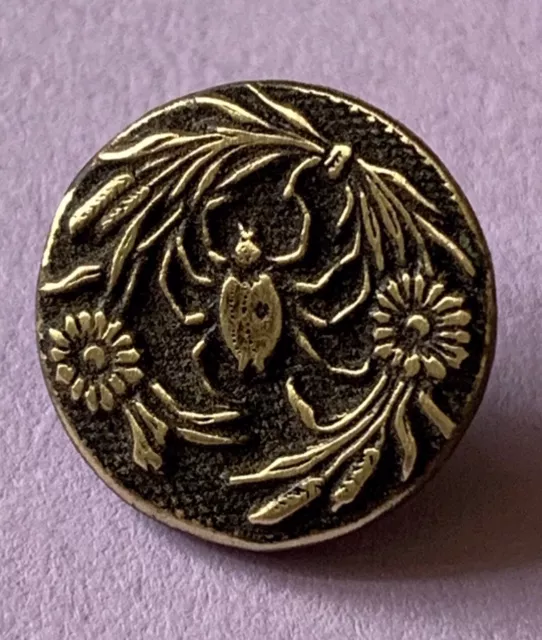 BOUTON DE COLLECTION ANCIEN  19 ème  LAITON SUR  MÉTAL   14 mm DÉCOR ARAIGNÉE
