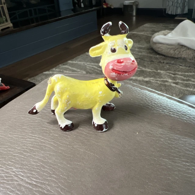 Vintage White Yellow Brown Cow Bull Plastic Figure 2.5" HONG KONG