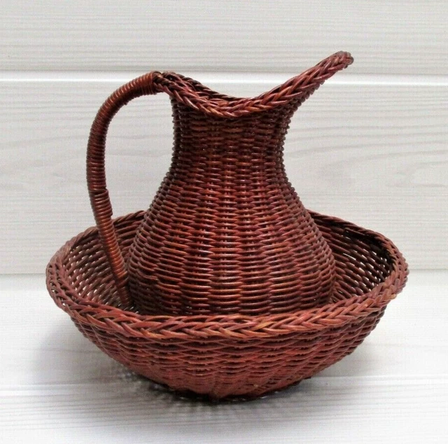 JOLI ANCIEN PICHET / BROC DE TOILETTE KG LUNEVILLE modèle CAPUCINES