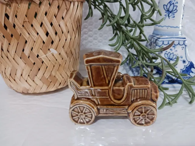 Vtg Hand Painted Ceramic Pottery Brown Jalopy