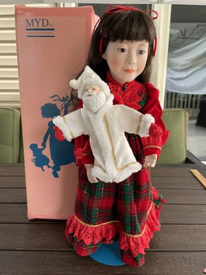 Marian Yu Designs Christmas Limited Edition Doll #2795/5004. Dark Hair Very Nice