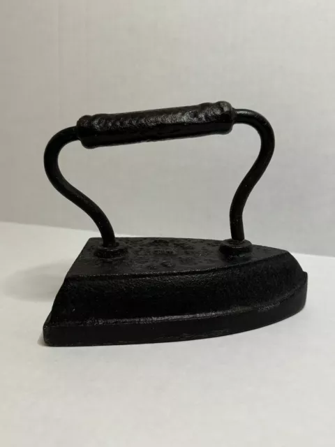 Vintage Antique Cast Iron Sad Iron #7 Door Stop Laundry Decor Heavy 6lbs 4oz