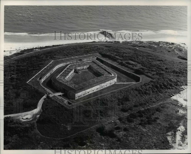1975 Press Photo Fort Macon State Park near Atlantic Beach North Carolina