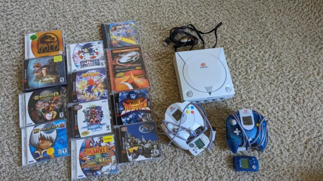 Sega Dreamcast Console - 2 CONTROLLERS, 2 VMU, 11 GAMES, NEEDS POWER CORD