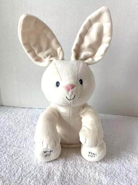 Baby Gund Flora the Bunny le lapin 6050681 Animated, Singing 14" tall Soft Plush