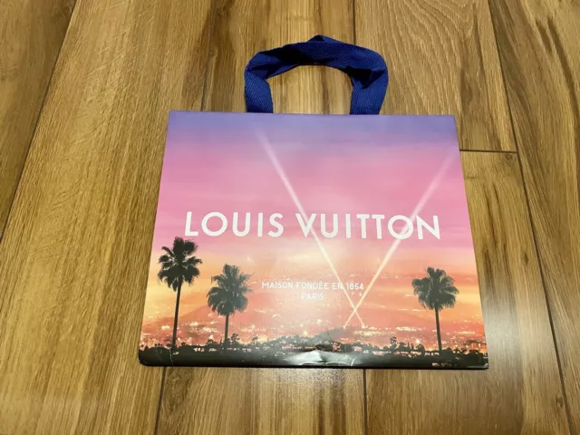LOUIS VUITTON HOLIDAY EDITION Paper Gift Shopping Bag XL GOLD 16 X 19X 9
