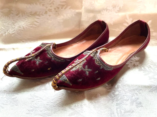 Embroidered velvet Handmade Arabian Curl Toe Shoes Aladdin India child Vintage