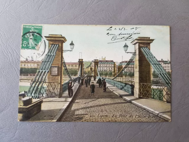 CPA / Carte postale ancienne - LYON - Le pont de l'hotel dieu (69)