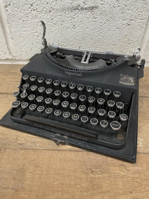 Vintage 1930’s IMPERIAL GOOD COMPANION Typewriter. Very Good Working Condition