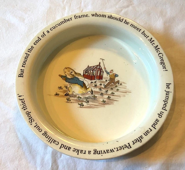 Charming Vintage Wedgwood Barlaston Peter Rabbit Baby Feeding Dish 6-3/4"