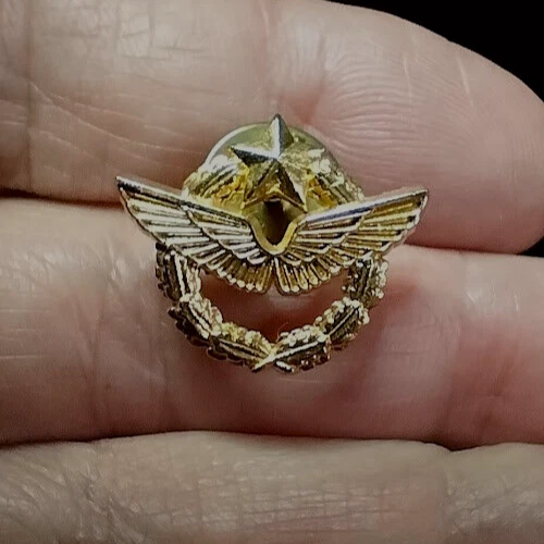 pin's armée - marine / insigne Chasseur de mines Andromede (EGF doré