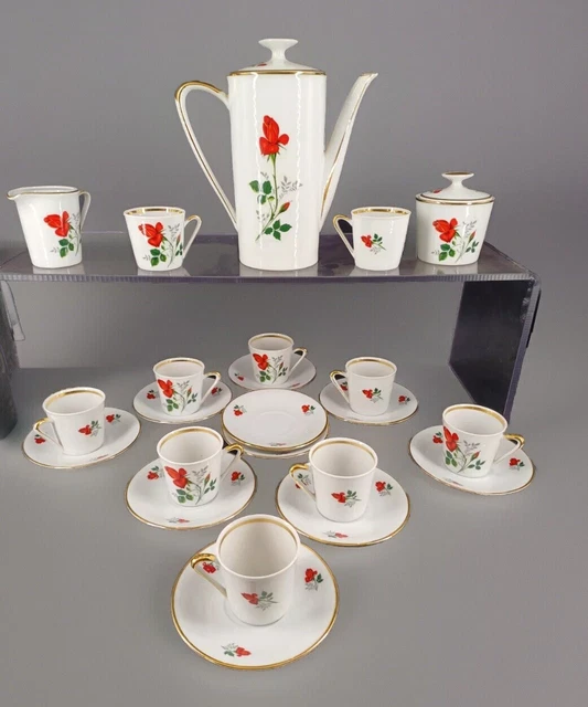 Service à café vintage, porcelaine fine, décor floral. (D'occasion) à