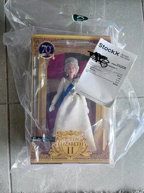 Mattel - Poupée Queen Elisabeth ll - 2000-present - France