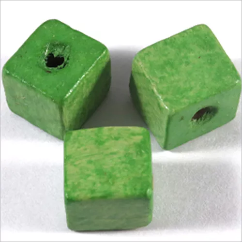 20 Perles Cubes en Bois 12mm Vert Anis