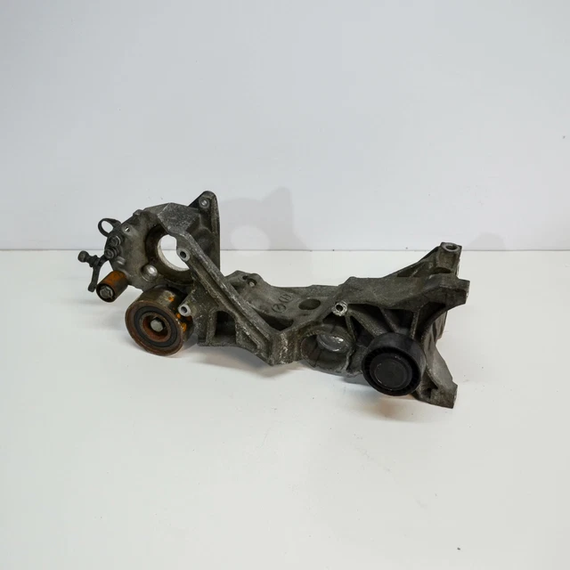 Audi A4 B8 2014 Alternateur Support 03L903143R