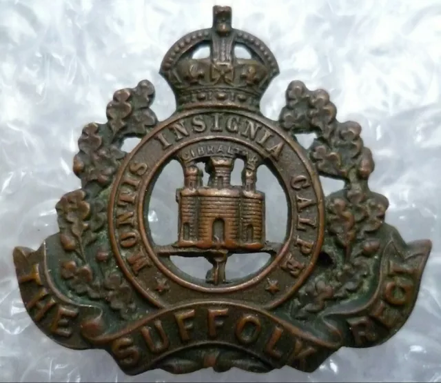 WW1 Suffolk Regiment Cap Badge KC All Bronze 2 Lugs ANTIQUE Original