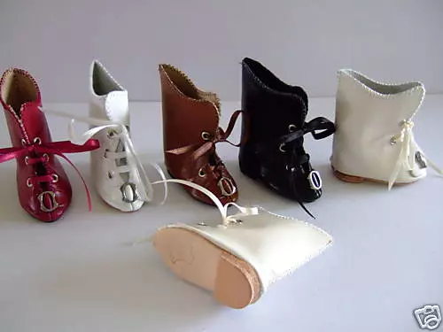 CHAUSSURES en CUIR T5 (4.5 cm) pour/de POUPEE ANCIENNE et MODERNE - DOLL SHOES