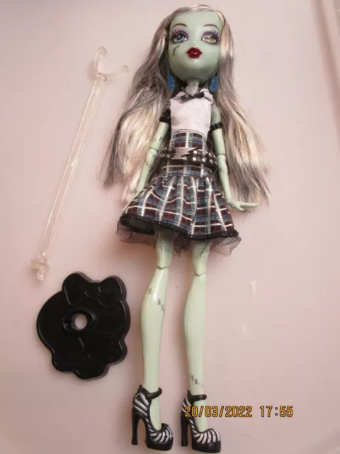 Poupee Monster High " Frankie Stein, Ghoul's Alive "