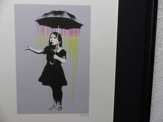 BANKSY "Umbrella Girl" Lithographie, limitiert, signiert und "GERAHMT"