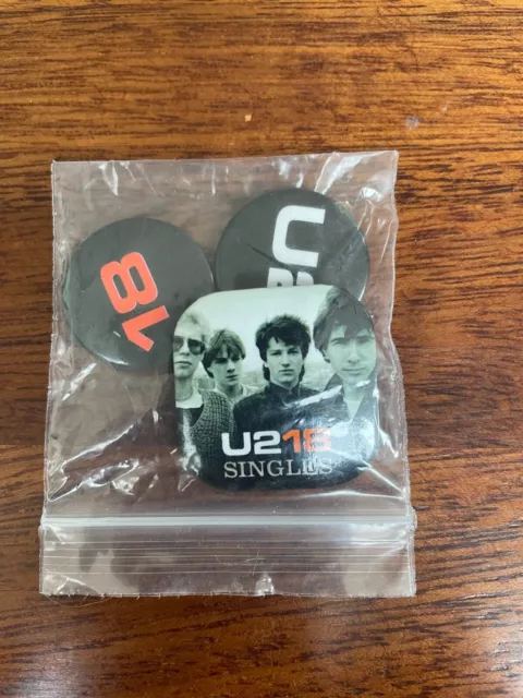 U2 Rare Promo U2 18 Singles 3 Badges