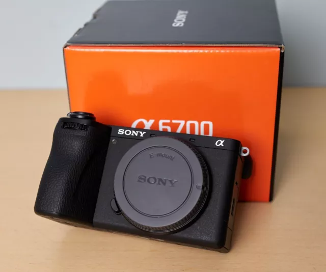 Sony A6700 under Warranty Like New - Plus Cooling Fan 2
