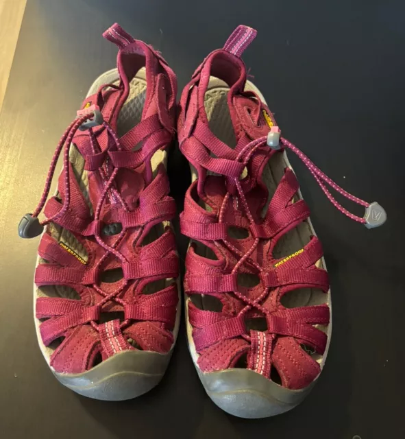Keen Whisper Beet Red Hiking Sandals Waterproof Shoes Women's Size 8.5